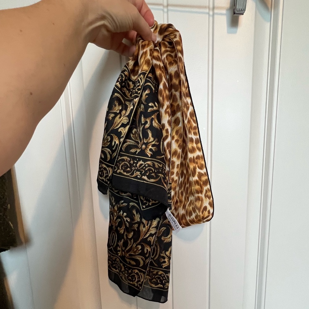 Scarf - Picture 4 of 5